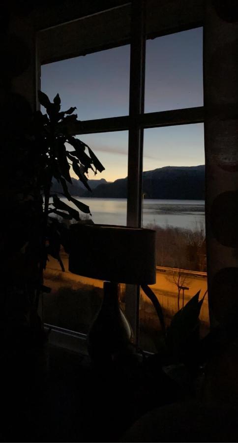Lyngen, Mackay Appartment, Lyngen Lyngseidet Екстер'єр фото