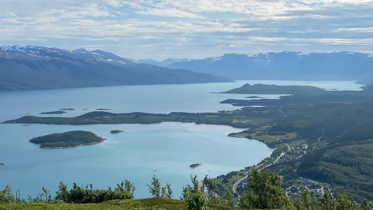 Lyngen, Mackay Appartment, Lyngen Lyngseidet Екстер'єр фото