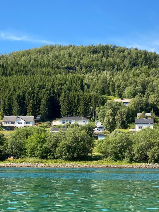 Lyngen, Mackay Appartment, Lyngen Lyngseidet Екстер'єр фото